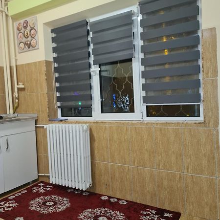 Apartament Яш Екстериор снимка